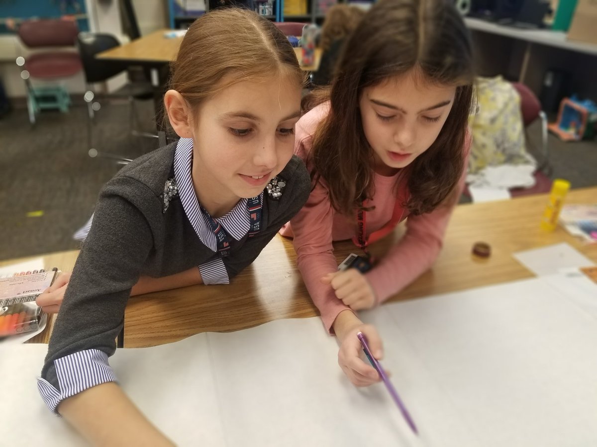 eliz3303's tweet photo. Creativity is intelligence having fun. #travelingmural #d303pride #d303learns @MegCannonWMS @WredlingD303 https://t.co/QQTzoHpYJI