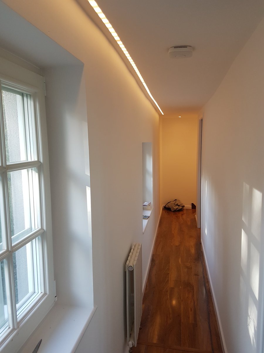 Another little project finished. Used <a href="/KnightsbridgeML/">@KnightsbridgeML</a> switches and sockets along with @philipshuedev led strip and lamps! 💡
#electrician #suffolk
