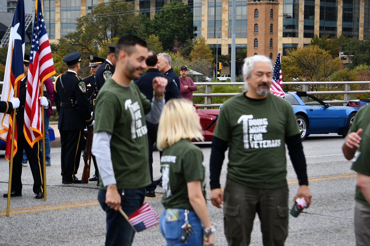baird_london's tweet photo. My First veterans day parade was a blast!! What an amazing thing we do and what an amazing company to work for. We appreciate our veterans! ๐บ๐ธโค๏ธ #doingmoreforourveterans #givingback @thd_alb @HeatherHiltonHD @ClementsEverett @ericbernal01 https://t.co/MP5DZMU2kQ