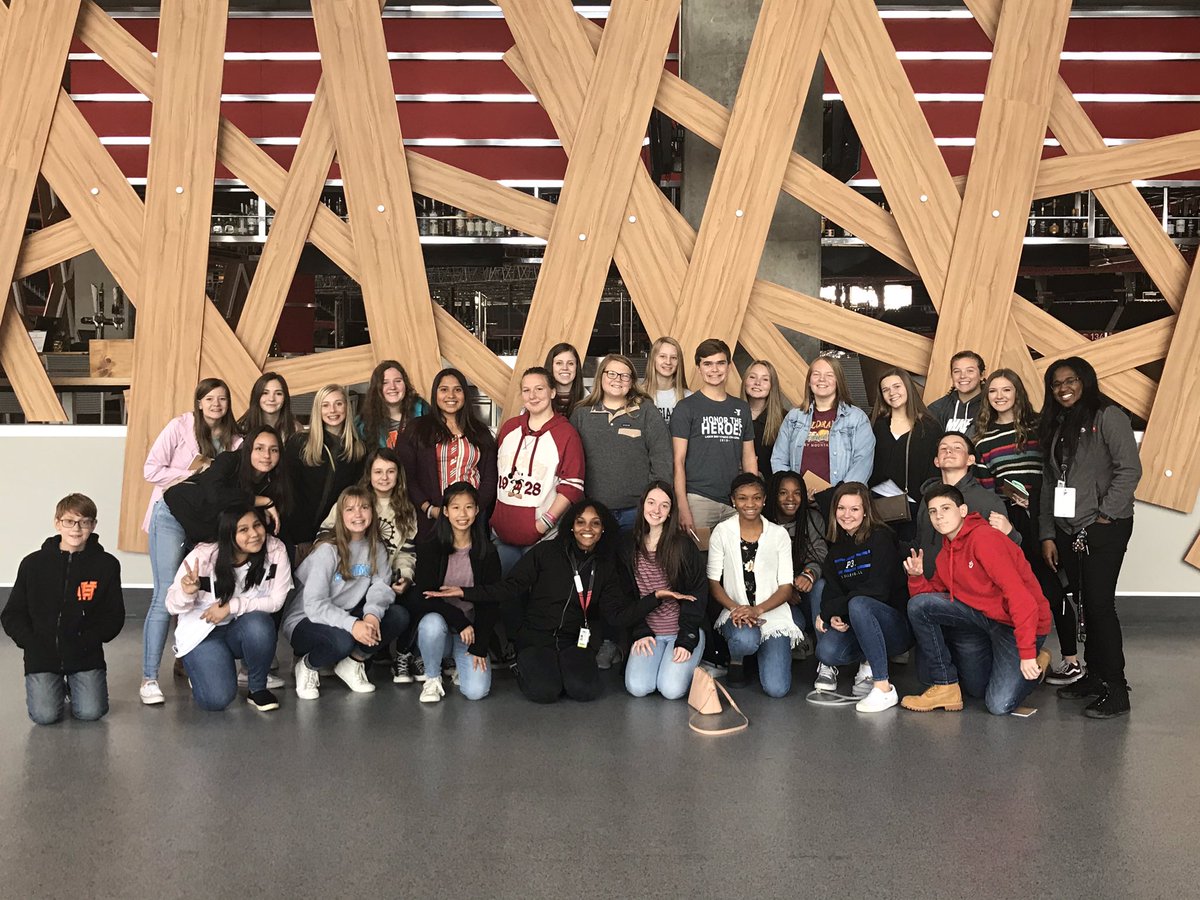 hchssimpson's tweet photo. Mercedes Benz with STEAM. What an awesome experience! #onehartbeat @HartCountyHigh @HartCoSchools https://t.co/ciim0rbwQ5