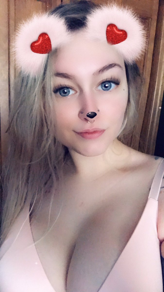 arsenicnic's tweet photo. Welcome to all of my new followers! I hope to get to know more of you on https://t.co/M5zIrkRVjh! Come sign up and say hello 🤗 

#ismygirl @ismygirl_ #snapchat #inkedgirl @Inkedmag #bigtiddygothgf #tuesdayvibes #DisneyPlus #tattooedmodel #altmodels https://t.co/UeWV5UeOMY