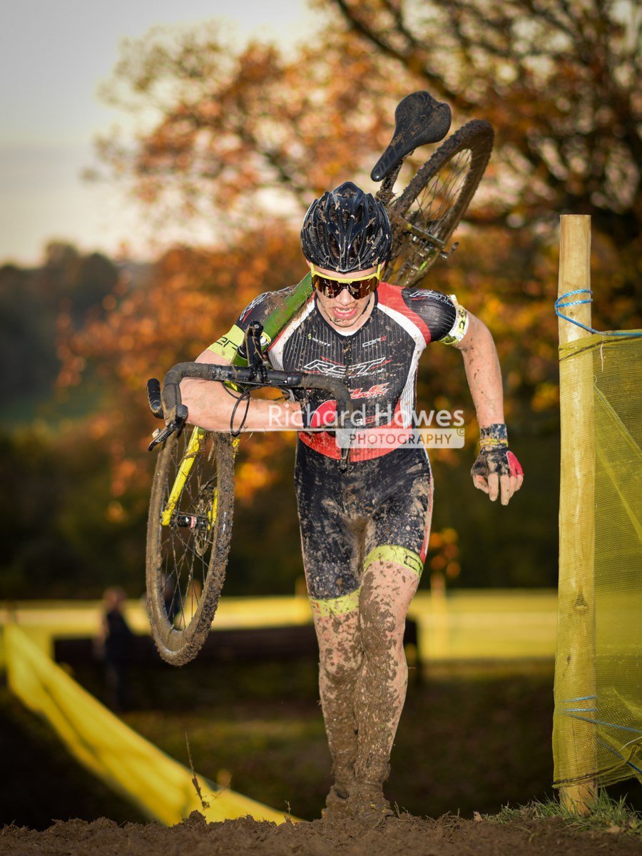 National Trophy Round 4 Crawley was muddy and sloggy, the best cyclocross conditions! I finished 29th, 15th out of all of the Brits. #rideforcharlie finnmansfieldu23cyclist.wordpress.com/2019/11/12/nat…