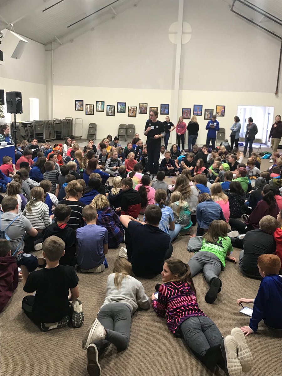 AlyssaTrow's tweet photo. Our final activity of the Kindness Retreat—Students committing to an act of kindness, thinking about someone to thank, and someone to say they are sorry to. ⁦@KMMS_Larsen⁩ https://t.co/nM1NZzu4eA