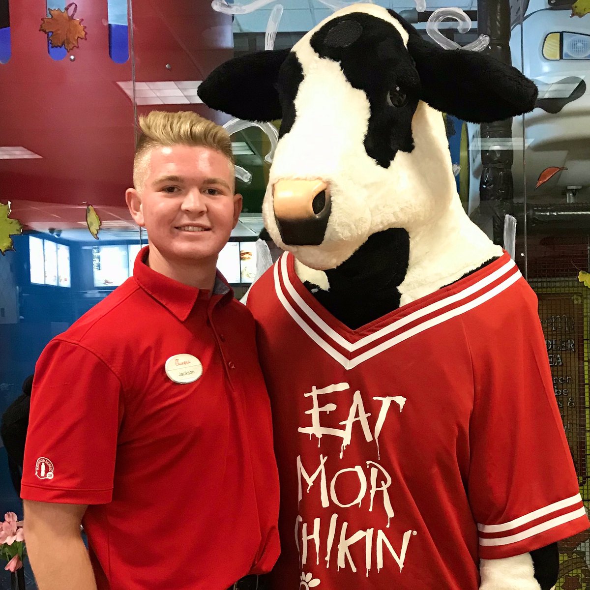 It’s #teammembertuesday! Say hi 👋 to Jackson. He’s been with our team for 6 months! Thanks Jackson for your positive attitude and hard work⭐️
