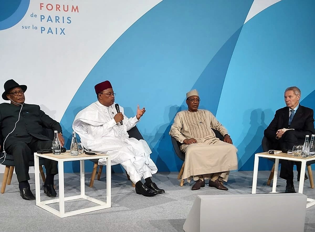 Bozzo75938523's tweet photo. La pression de la France est trop forte sur le #Mali. Et pourtant, les Maliens doivent tenir bon, faire des choix, et les imposer à toute la communauté internationale. Il est temps qu'on arrive à décider de notre avenir à #Bamako https://t.co/Gp38EUna25