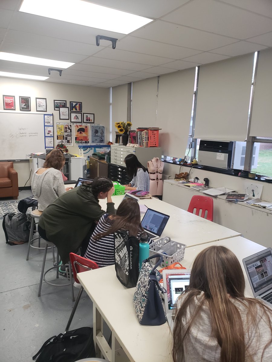 MLHS_Clubs's tweet photo. The art rooms are 🔥 before, during, and after school. The Creative Writing Club, Phoenix, and Yearbook are all hard at work this afternoon. #LakerClubs https://t.co/WLWurQFUHH
