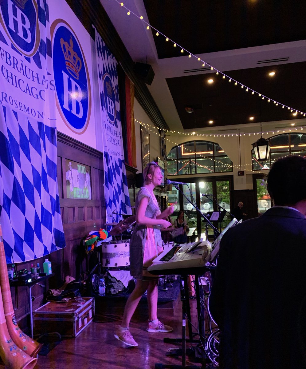 QueueChicago's tweet photo. Queue’s Ross Vangalis attended an Oktoberfest-themed #charity event for @ChicagoFSF &amp; @ChicagoIFT. Held at @HofbrauChicago, #philanthropists like Ross joined to #support the IFT’s mission of educating bright young stars who will shape the next generation of #foodtech. #QueueCares https://t.co/yPh6J62yKN
