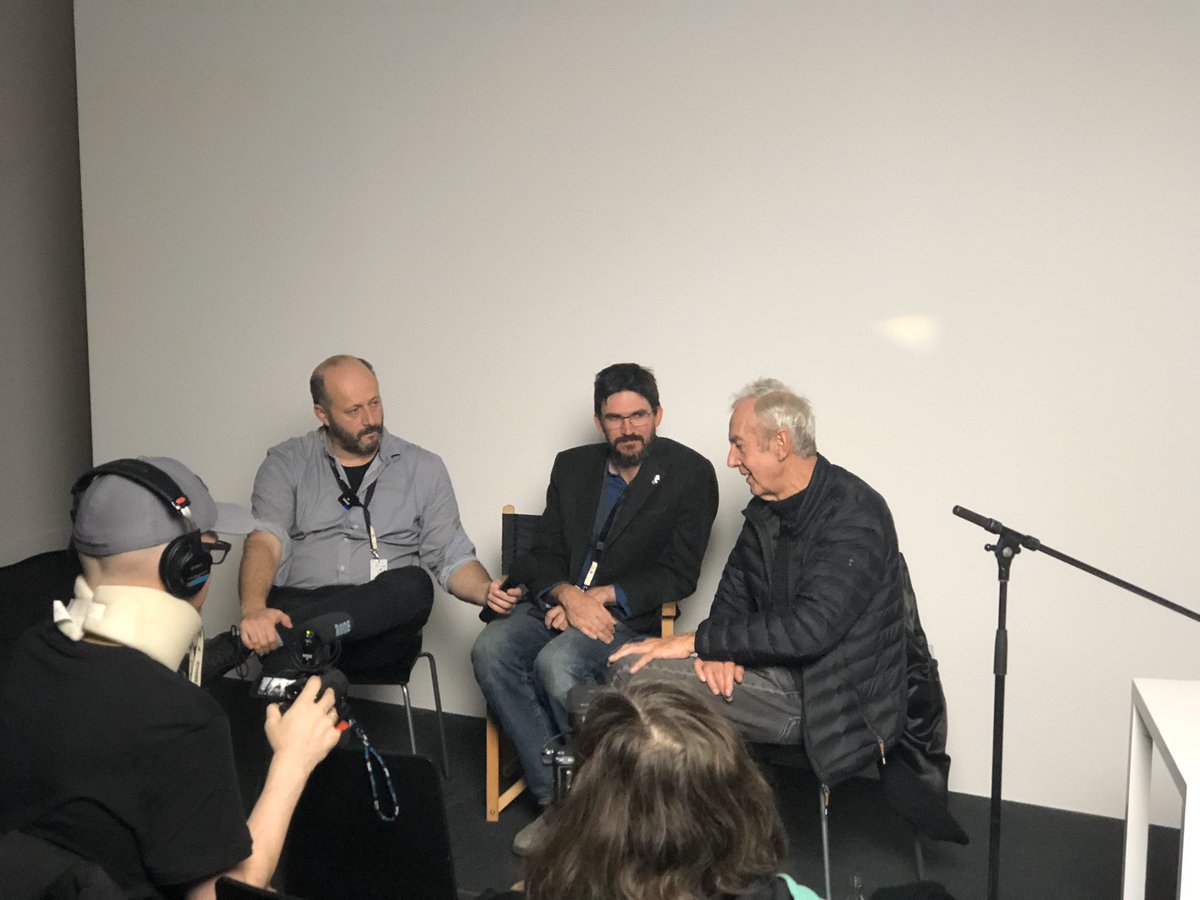 BBS_Lighting's tweet image. Pictures from Today&apos; s Masterclass in the light!Room. From left in picture: Jakob Ballinger, in center Peter Marsden and on the right Dick Pope.

Tomorrow we have 2 masterclasses. 
First one starts at 10:30: lighting with nothing
Second starts 13:30: Lighting with color
See you😄