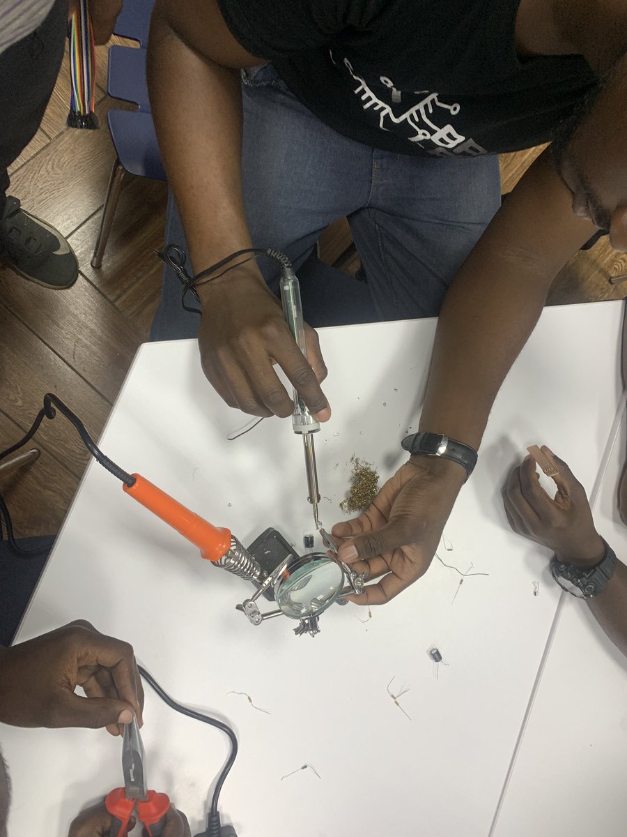 labmobil's tweet photo. What a great workshop today with @techvillagezw at @nustamspace! #drawdio hacking, the possible start of a #LEDearrings small business, and exchange between university, makers and youth activists! Thanks for taking the time to meet the #labmobile https://t.co/BopWdU7p1y