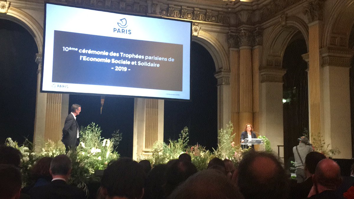 sebchaillou's tweet photo. Clôture des #tropheesESS de @Paris par @antoinetteguhl ! 
Bravo à elle à toute son equipe et les services de la ville qui ces 5 dernières années ont fait beaucoup pour developper #ESS parisienne et donc partout dans le monde 💪 https://t.co/FNPUFxTaB5