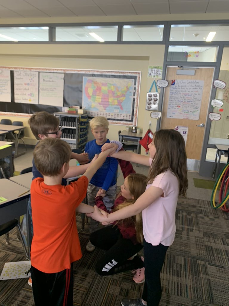g_mciver15's tweet photo. Mrs. @MarissaMcNamara’s class worked on untangling themselves and lowering hula hoops. #WorkingCooperatively #HumanKnots #HulaHoopActivity #MacOnBoard #BPatriotProud https://t.co/CeltX8z1C8