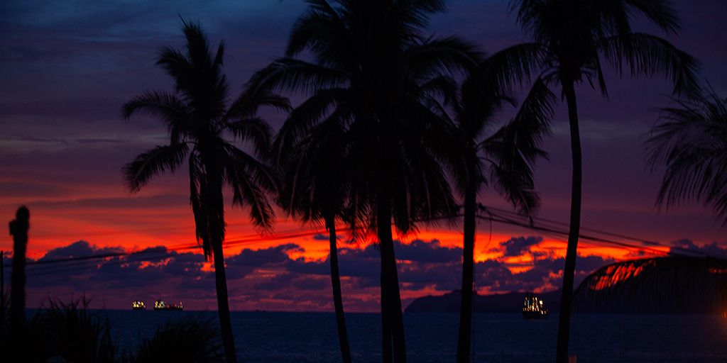 Nada como los atardeceres de Manzanillo, seguro te enamoras 😉💙 

#Manzanillo #Colima #VisitManzanillo #Sunset #Vacaciones #Playa #Relax