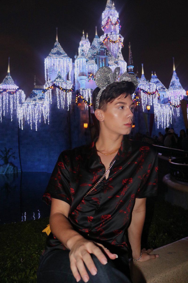 who’s the fairest of them all? 🤴🏼💜