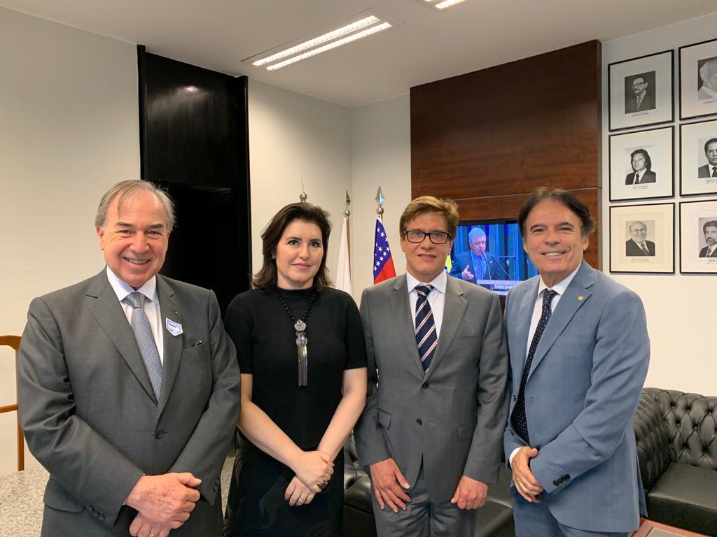 somosfonif's tweet photo. O FONIF se reuniu no último dia 5 com a Senadora Simone Tebet, presidente da CCJ do Senado, que foi bastante receptiva e pode conhecer melhor a importância do setor filantrópico e dos indicadores apresentados pelo FONIF.
#filantropia #euamofilantropia #fonif https://t.co/ApBzLb4d5a