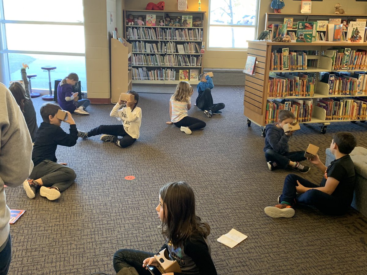 SVE_Library's tweet image. Using Google Expeditions to look at the Serengeti &amp;amp; the Sahara Desert. @ericamhough1 @svelsr7 #svpower #jagsquad