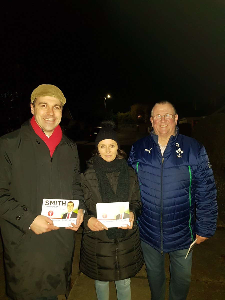 DuncanSmithTD's tweet photo. I'm probably not going to send too many night time canvas photos! #FlashAttack #byelection2019 #dublinfingal #donabate #coldnightwarmwelcome https://t.co/lgVpKAMYGb
