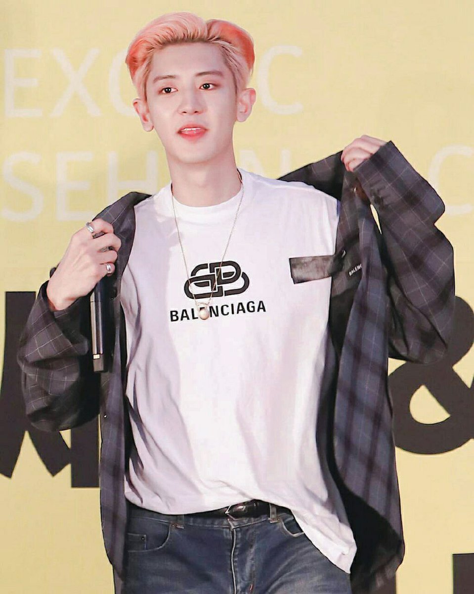 HarramaCom's tweet photo. Can uu stop being so kiiiind,They doesn't deserve ur love and ur respect
#ChanyeolEXO
#ChanyeolXEXO
#ChanyeolChanyeøl
#ChanyeolSSFW
#ChanyeolL1485
#ChanyeolLoey
#ChanyeolRapper
#ChanyeolSinger
#ChanyeolActor
#ChanyeolVisual
#exo
#exodeux
@weareoneEXO
@exoonearewe https://t.co/65md8j6Tyq