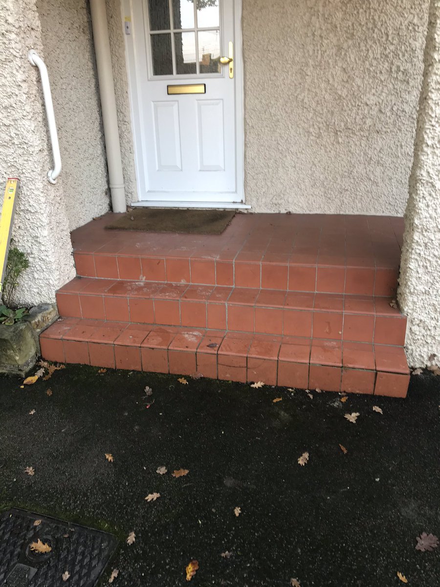 BuckinghamsLand's tweet image. From a slippery set of tiled steps to brick faced Indian sandstone to work with the clients needs
#hardlandscapingdesign #hardlandscaping #indiansandstone #brickwork #steps #gardendesign