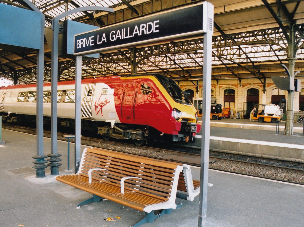 Putting together a few bits on @VirginTrains for next <a href="/RailwayMagazine/">The Railway Magazine</a> &amp; found my shots of 'Super Voyager' 221101 tilt testing on the Paris-Toulouse main line in Feb 2002. One of the best press trips I ever did with/for <a href="/RAIL/">RAIL Magazine</a> I seem to recall a flying visit by <a href="/Captain_Deltic/">Roger Ford</a> too
