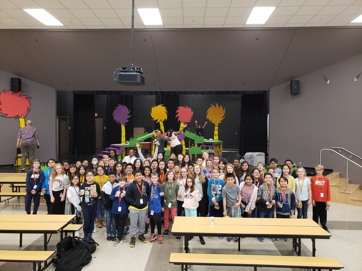 VistaRidgeMS's tweet photo. Thank you VRMS PTA for treating our A honor roll students!! #vrmsintentional #celebratekisd #strongerinthepride https://t.co/ZEegqvM6Q7