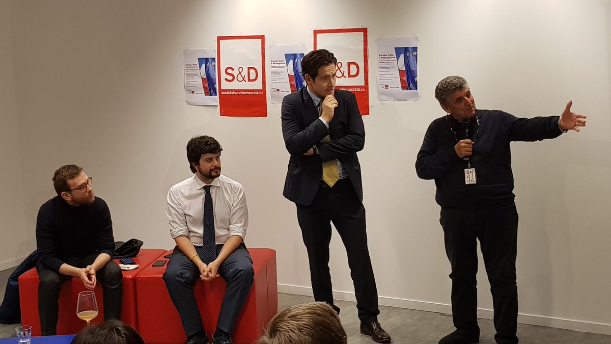 LeoBrambilla92's tweet photo. It is not often to attend an event like this in the splendid context of #brussels. It is always a pleasure to listen to @bartolopietro1 , a wonderful person I proudly voted in the last #euelections. Open debate with @peppeprovenzano @brandobenifei  @PDBelgio @PES_PSE 🇮🇹🇪🇺 https://t.co/CIEp92LCJ0