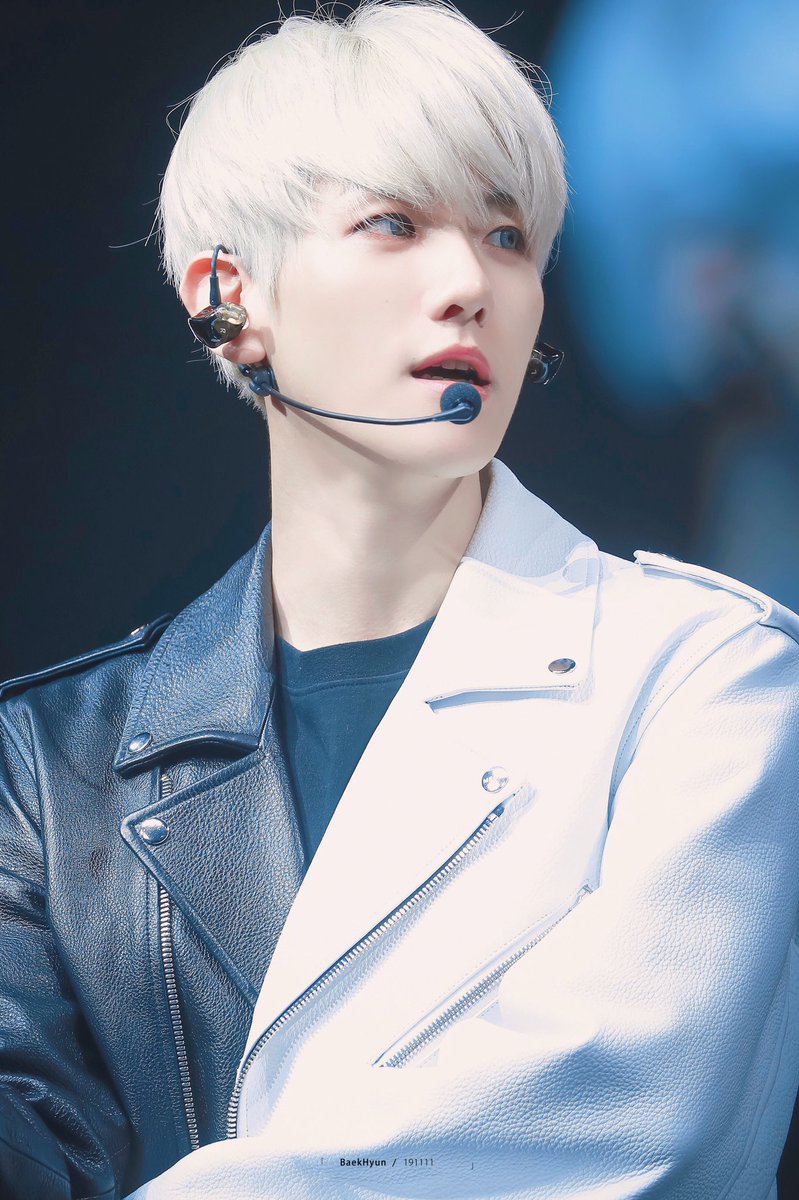 sharesharing4's tweet photo. 191111 #백현 #BAEKHYUN #SuperBAEKHYUN https://t.co/hYMC99qTAd