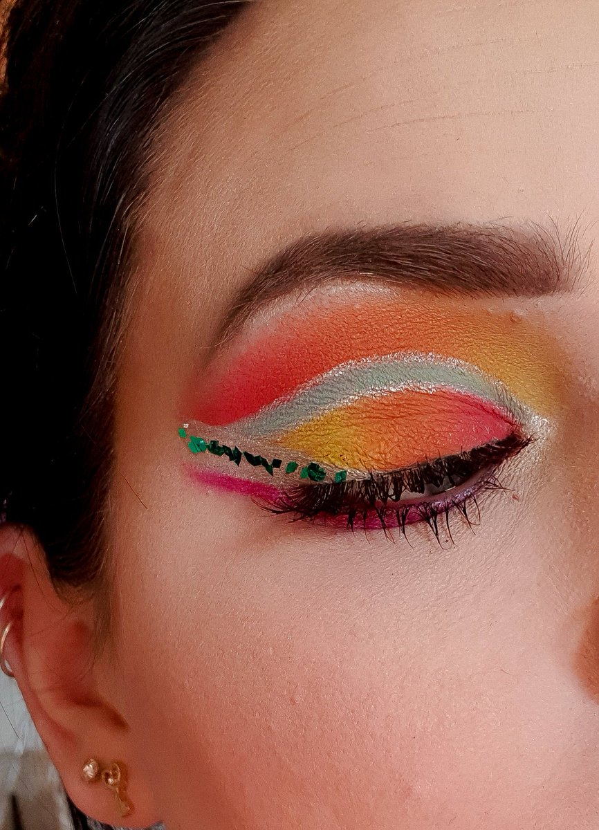 NatashaMcCallu7's tweet photo. #look2 #ConspiracyPalette #bysglitter @shanedawson @JeffreeStar @BYScosmetics β€π§‘πππ https://t.co/IRR2DYPE9n