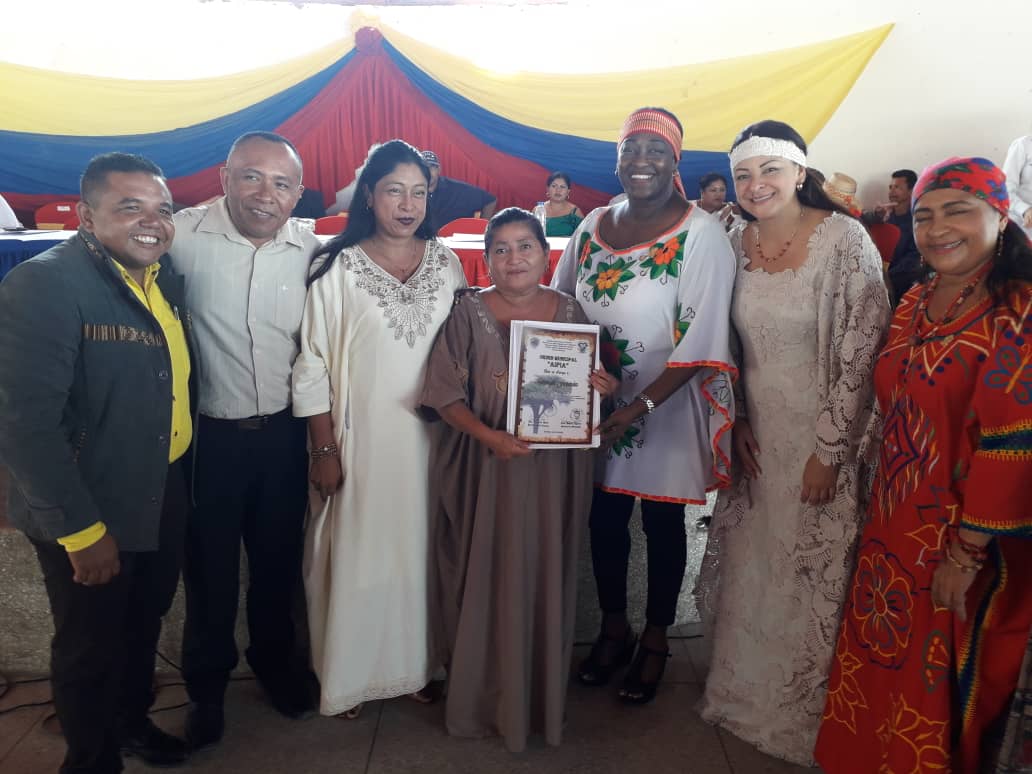 A 139 años de la fundación de Paraguaipoa realizamos una hermosa sesión especial conjunta entre el Consejo Legislativo del Estado Zulia y la Cámara Municipal, oportunidad que nos permitió rendir homenaje a todos sus líderes y lideresas #MiliciaEnDefensaDeLaPaz