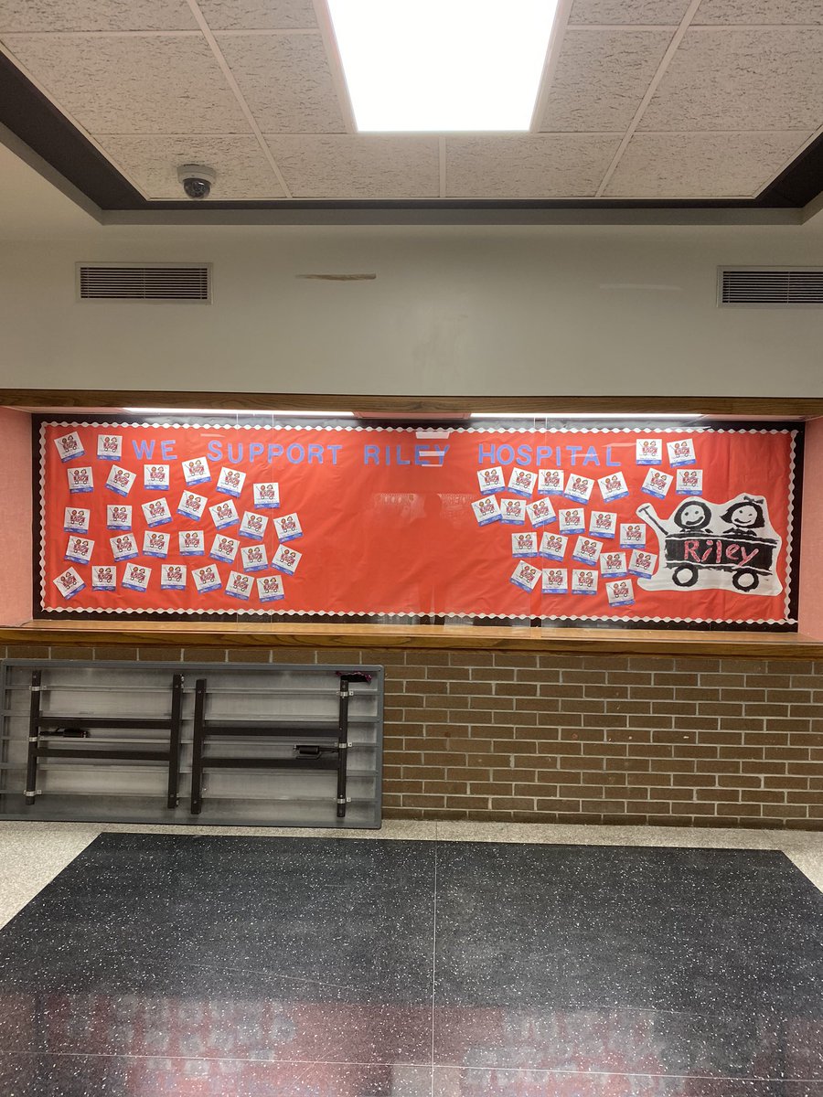 mountvernonrdm's tweet photo. Help us fill the wall! Donate $1 at lunch! https://t.co/22NL9cSgzR