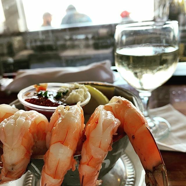 brophys's tweet image. Life is good when you have this beautiful view, wine and shrimp! #BrophyBros #SantaBarbara #SantaBarbaraHarbor #FoodwithaView #SeeSB #Visitsb📸:@emmakilts ift.tt/32KDKhP