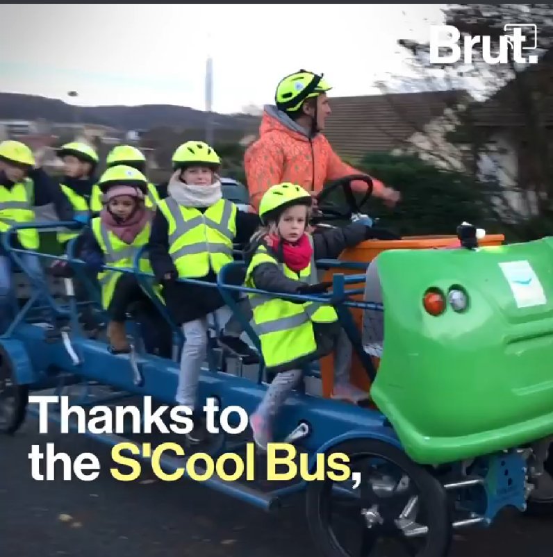tinawirnsberger's tweet photo. Pfiat di, #Elterntaxi! 
Bitte schaut's wie großartig, lustig, abenteuerlich, gesund, gemeinsam, sicher diese Kinder in der Normandie täglich ihren Schulweg zurücklegen 😍 #sCoolBus

https://t.co/l2WliBG3du https://t.co/hELLP9gX6T