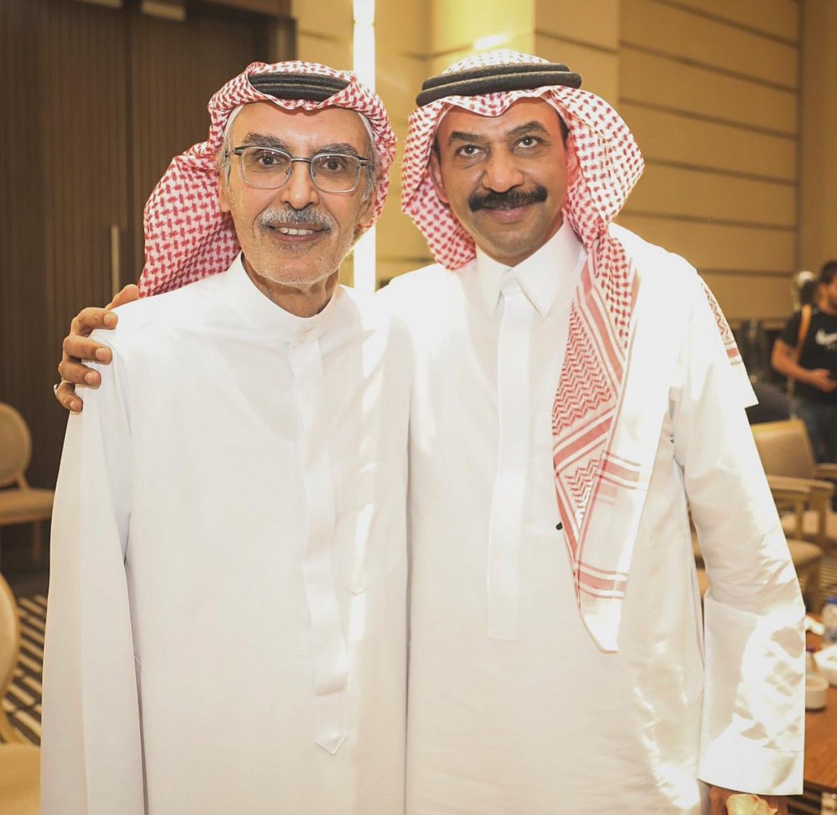 abadialjohar1's tweet photo. ليله من الف ليله بوجود البدر 
الله يديم المحبة و السعادة 
وكنت سعيد بالمشاركة 
في #ليلة_البدر  
شكراً لهيئة الترفية و على رأسهم معالي المستشار #تركي_آل_الشيخ على تكريم رموز وطننا الغالي.
#ليلة_بدر_بن_عبدالمحسن 
@Turki_alalshikh 
@albadr https://t.co/Wmyuro0K8b