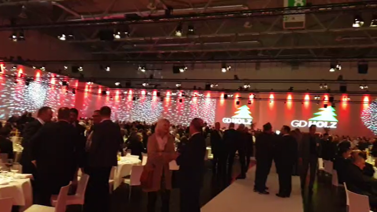 gdholz's tweet photo. Ein toller Tag neigt sich dem Ende zu! Danke für's dabei sein heute. #branchentag #bth19 @MTCC_De @forstverein @KollaxoBonn @CDHBERLIN @Der_BGA @PEFCDeutschland @erfurtholz @NATURinFORM @Gutex_Daemmung @KebonyWood und bis morgen ;-) https://t.co/EHcJAE9Z9y