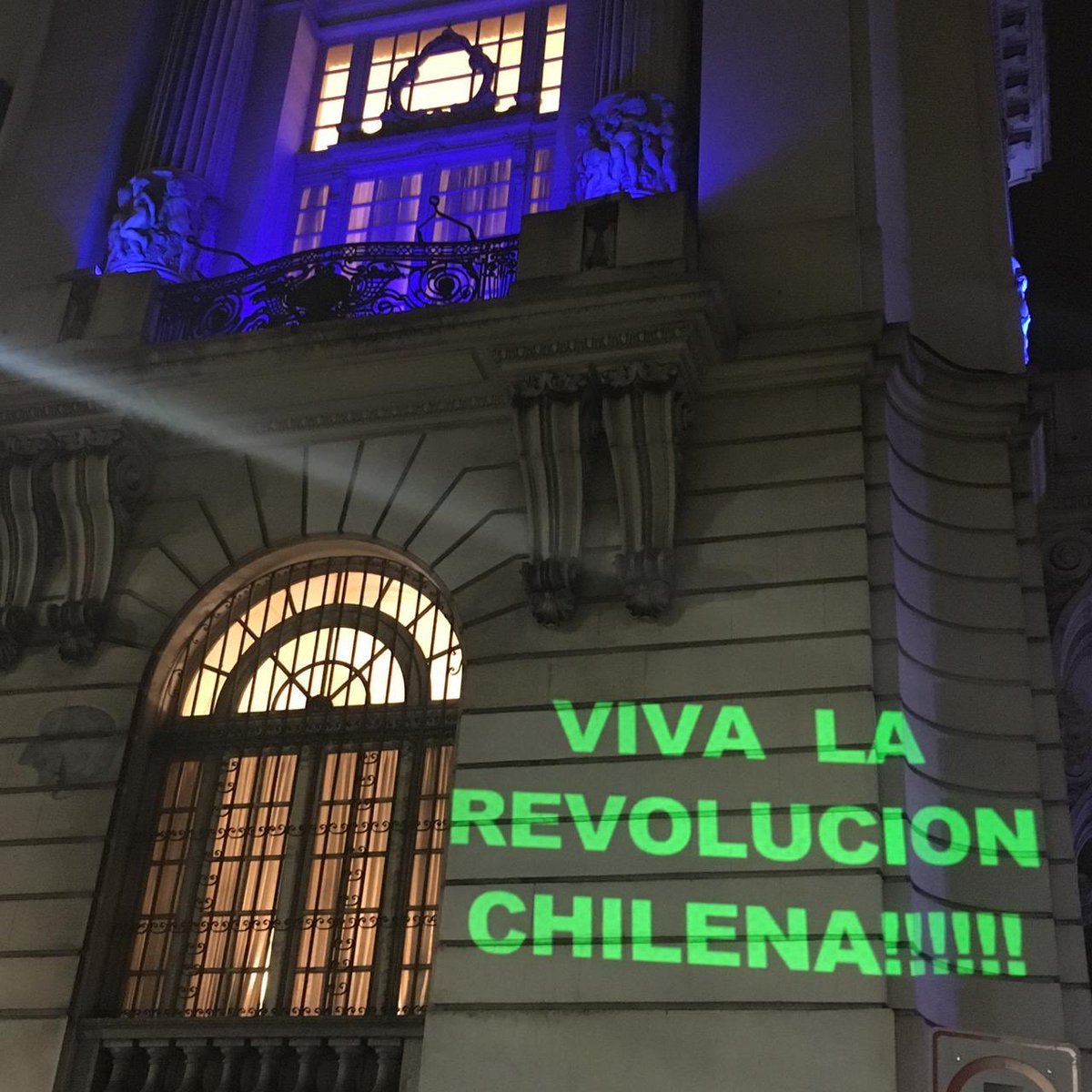 MensajesChile's tweet photo. #mensajesparachile en Rio de Janeiro! Hoy paro nacional en Chile! La lucha sigue ✊🏼 #chilenoestásolo
#AsambleaConstituyenteAhora https://t.co/roIPyjtX9B
