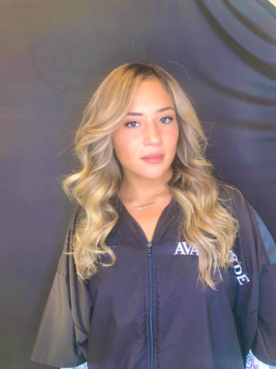 lolavicewwe's tweet image. New look 💇🏼‍♀️ Loureda style