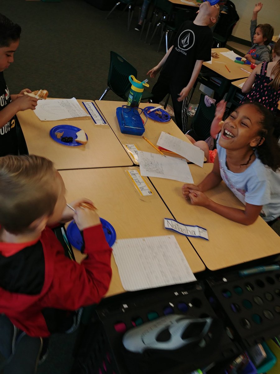 TashMich83's tweet photo. Today everyone demonstrated their knowledge of how steps in an instructional text are connected by authoring their own "How to make a PB&amp;J" and executing their step by step directions. @EK8_Principal https://t.co/1mbraYaIbY