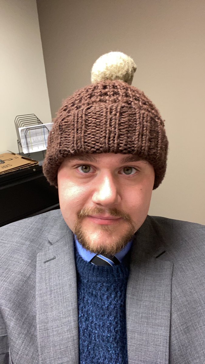 tiamoke's tweet photo. Getting ready to get cold 🥶❄️🧤#coldgayman #needmorelayers #stupidwinter https://t.co/i00HjRq36z