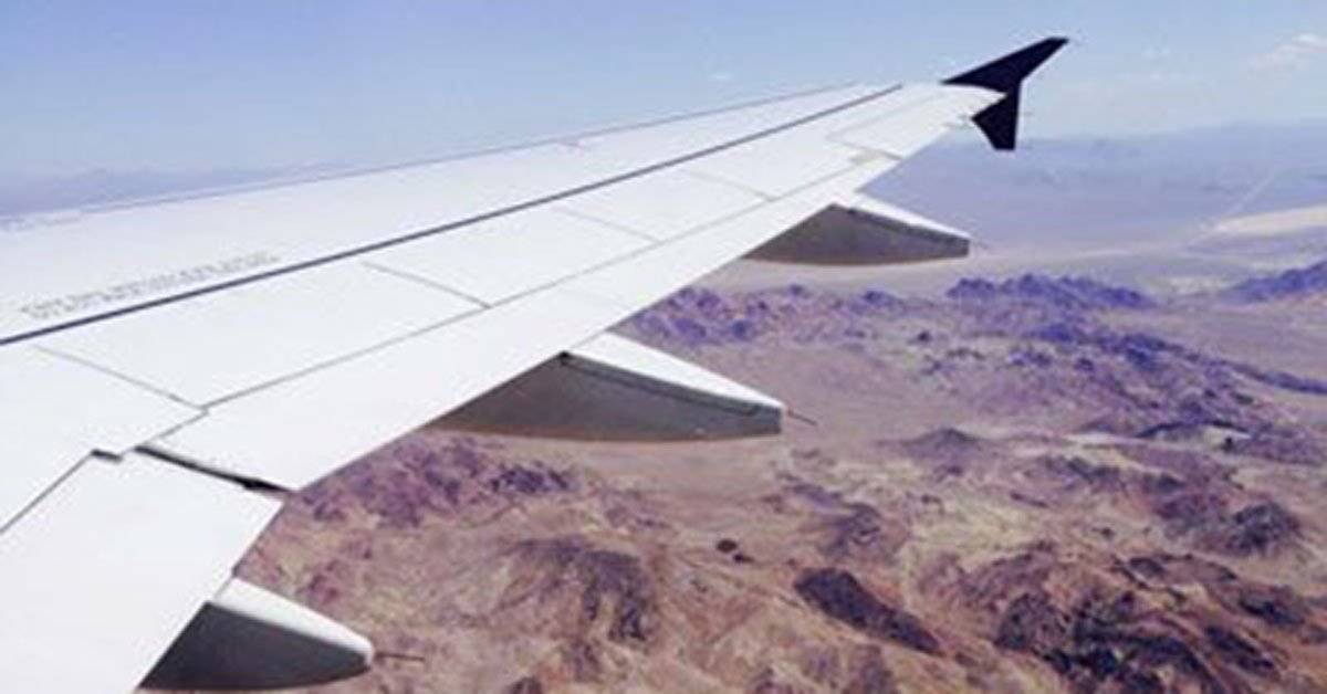 This app cross-references your phone's GPS with interesting paleontological and geological sites you can see from your airplane seat.  smithjournal.com.au/blogs/science/…