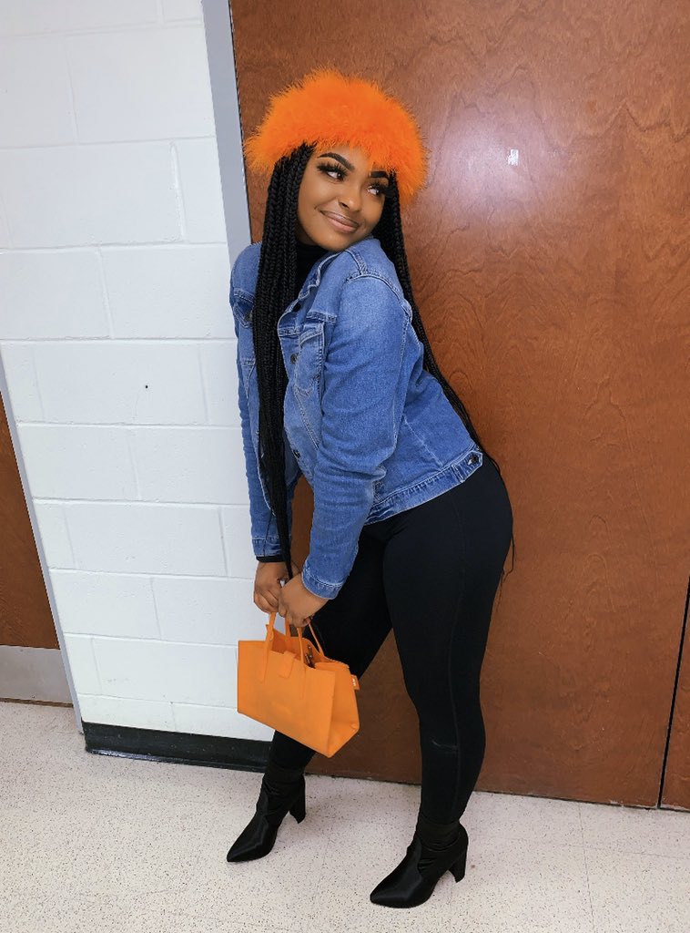 itgirlken's tweet image. She ain’t me, you can keep the comparisons🔥😢 #notevenhalf 

Headband: @itgirldrip