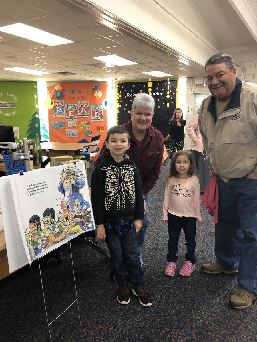 rhogrubb's tweet photo. Even though we moved our book walk inside bc of the cold weather, @CrescentElement Ss and parents had a blast! They enjoyed reading the book βTwas the Night before Thanksgiving and creating a turkey craft with their parents! π¦β€οΈπ #gscsela #crescentreads https://t.co/t5Ug8eF74M