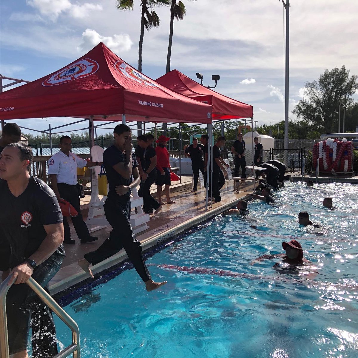 CityofMiamiFire's tweet photo. Day #1 of water week for our firefighter recruits. #miamifd #miamifire #cityofmiamifirerescue #swimweek #waterweek #getthemout https://t.co/DanV54KHtc