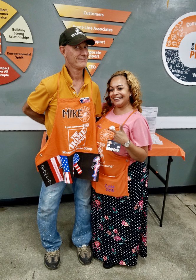 Showing a small token of our appreciation to our Veterans Rene D29 & Mike D28  with a Special Apron made just for them 🇱🇷#LetsNotForget #veteransday2019
