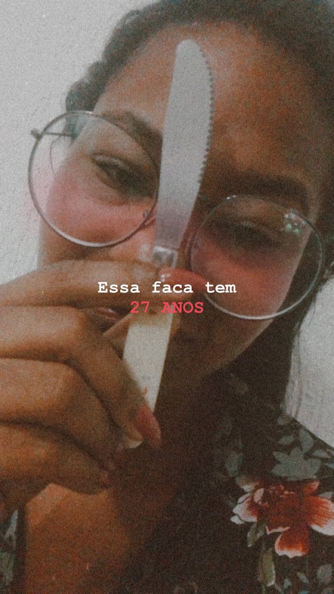 _larissamariana's tweet photo. Esses dois dias da semana não têm sido legais para mim. A #depressao me pegou de jeito. To péssima, só pensando no meu fim. Me sentindo uma pessoa inútil, ridícula e sem motivo pra viver e aí agora, DO NADA, acho essa faquinha e tudo mudou.
#TanksGod. https://t.co/3laE2CV5hP