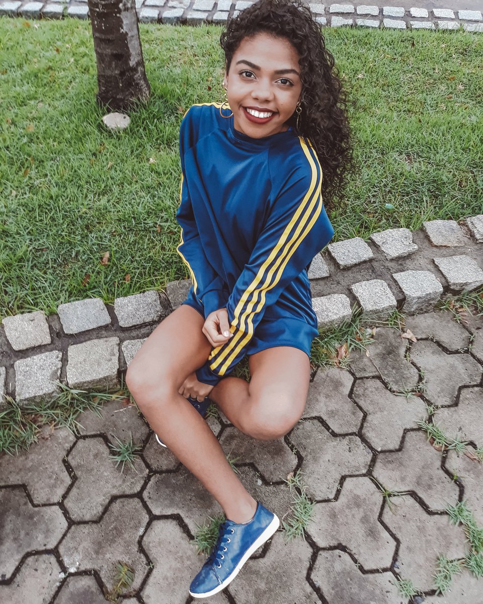 CasttroRayssa's tweet photo. Não há dias cinzentos para quem sonha colorido🥰
.
.
.
#fotostumblr #inspiração #fotosparainspiração #estilosa #estilotumblr #salonline #gringa #fotoaoarlivre #fotobrasil #cachospoderosos #cachosnaturais #criatividade https://t.co/yQIYiRHDCt