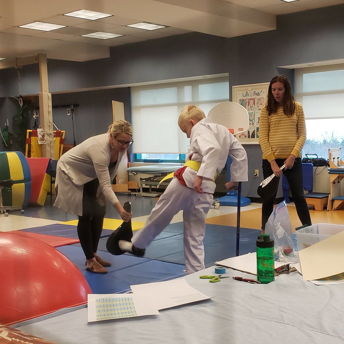 Hockey_NF_Mom's tweet photo. Taekwondo Tuesday @ShrinersHospSLC @shrinershosp #imwithTravis #EndNF #seetheability #shrinershospitals #adaptiverec @shriners https://t.co/FQ80wviRBW