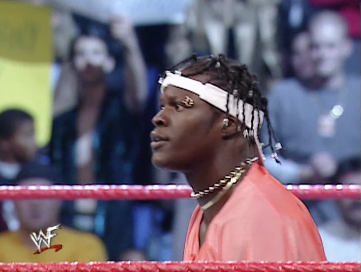 VincentVerhei's tweet photo. On the left is Ron Killings making his Raw debut in November of 2000. On the right is Ron Killings performing on Raw in November of 2019. https://t.co/EDRE1h2ahY