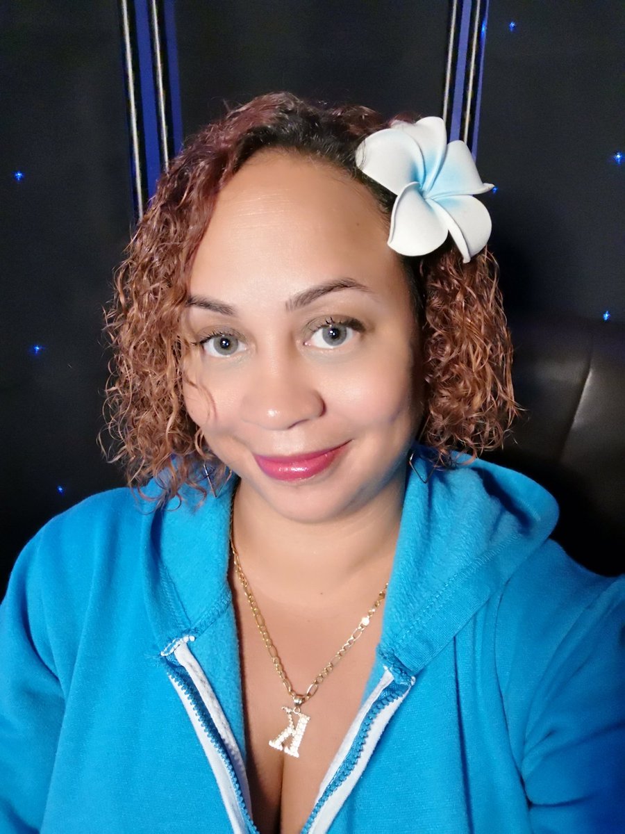 GGKymmi's tweet photo. The @GadgetChats podcast is tonight... It's looking like 7:30pm (on CW time "Catwoman Time") come through and kick it with @TechValor and yours truly. Let's talk about tech baby! #YHOT https://t.co/gzye8v8BWy