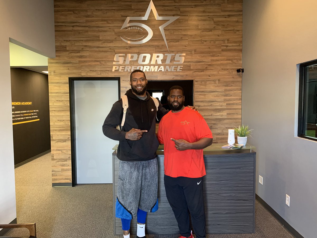 It’s inspirational to see! <a href="/iamoakman/">Shawn Oakman</a> is one of the hardest working linemen I have trained. He takes no reps for granted! He only has 1 tempo, n that’s Go! I love it! Can’t wait to see him play for <a href="/CoachMossXFL/">Winston Moss</a> and  <a href="/XFLWildcats/">Los Angeles Wildcats</a> for the #xfl2020 season! It’s going to be Wild!l