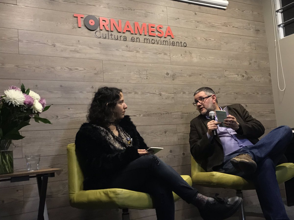 LaTornamesa's tweet photo. ¡Conéctate ya! Estamos transmitiendo en directo vía #FacebookLive el recital de poesía #EspaciosHabitables de Daniela Prado dentro del marco de la serie #LecturasDeAutor con la presentación de Federico Díaz-Granados https://t.co/Cty1zJKmzR