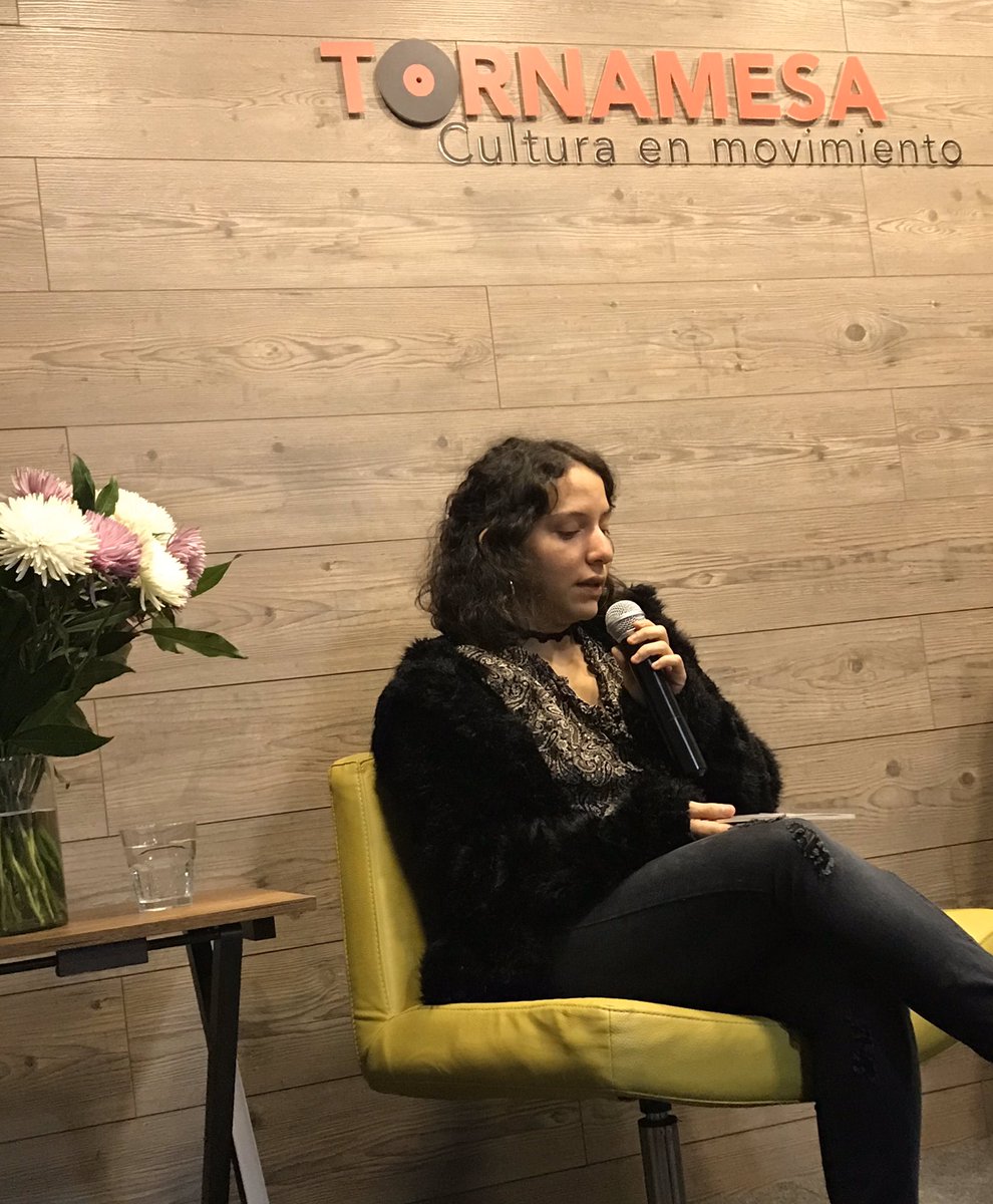 LaTornamesa's tweet photo. ¡Conéctate ya! Estamos transmitiendo en directo vía #FacebookLive el recital de poesía #EspaciosHabitables de Daniela Prado dentro del marco de la serie #LecturasDeAutor con la presentación de Federico Díaz-Granados https://t.co/Cty1zJKmzR